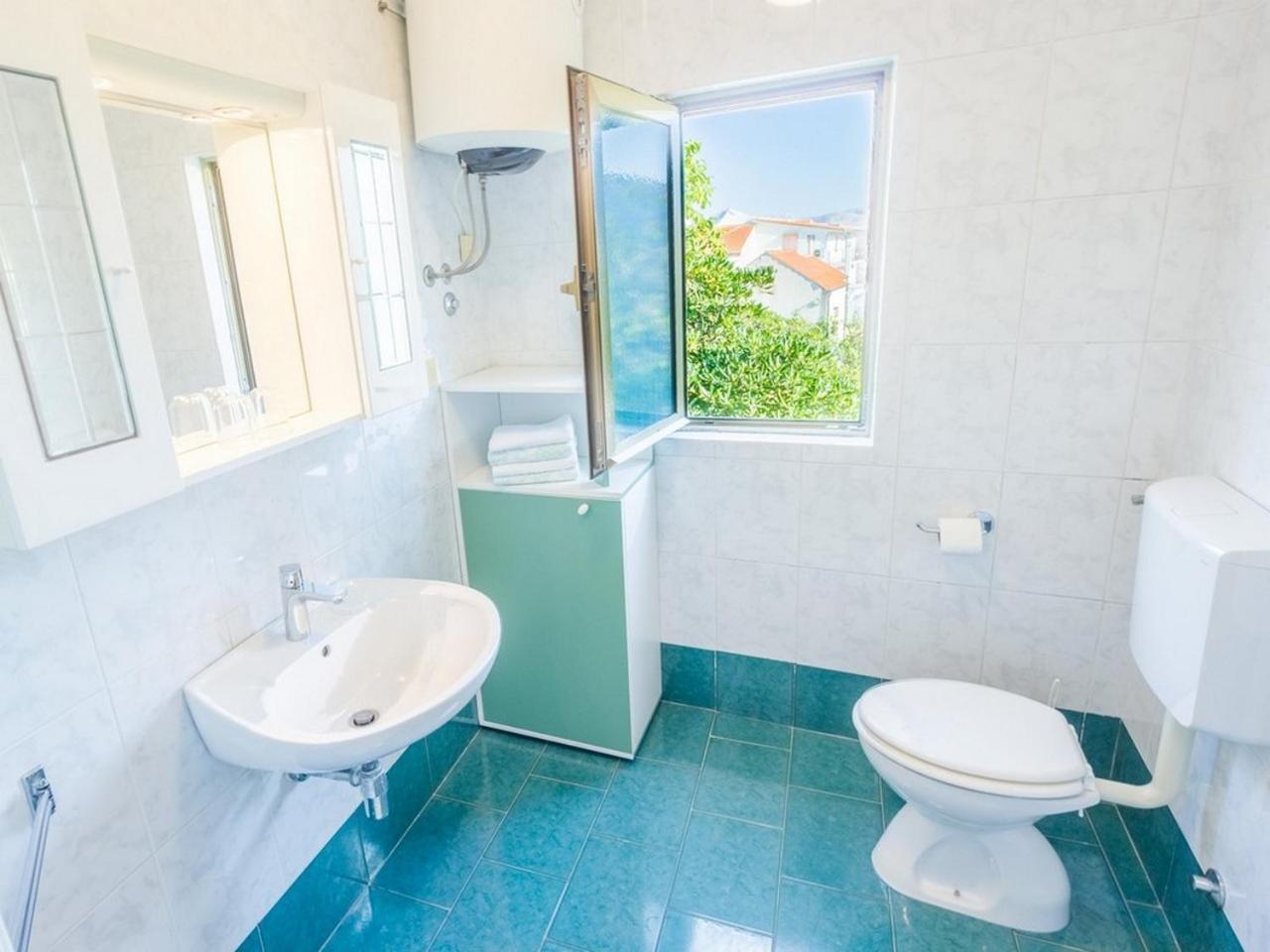 Apartment And Rooms Kristina Baska  Ngoại thất bức ảnh