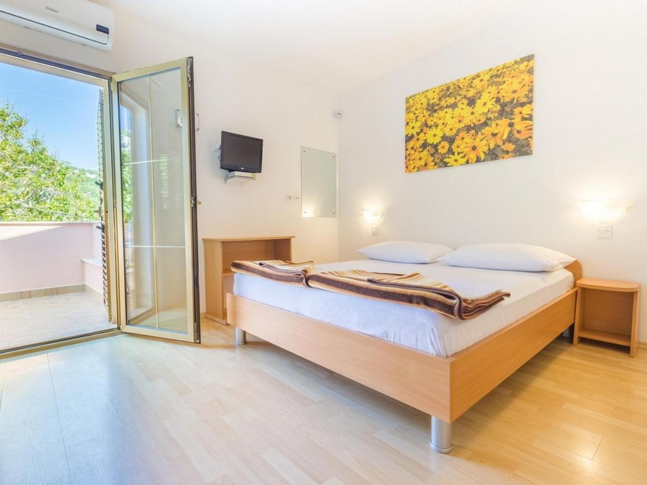 Apartment And Rooms Kristina Baska  Ngoại thất bức ảnh