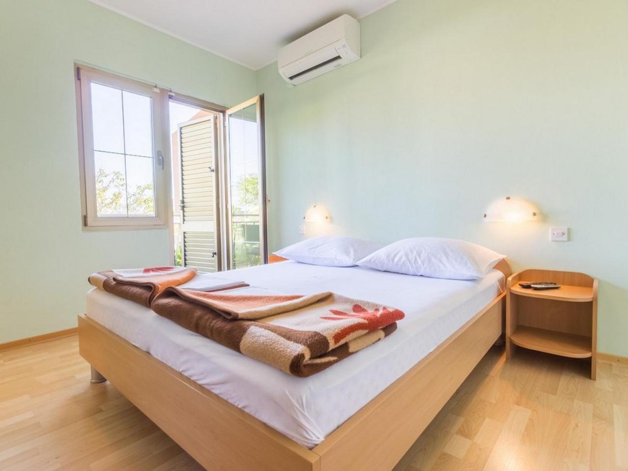 Apartment And Rooms Kristina Baska  Ngoại thất bức ảnh